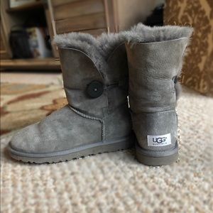 UGGS
